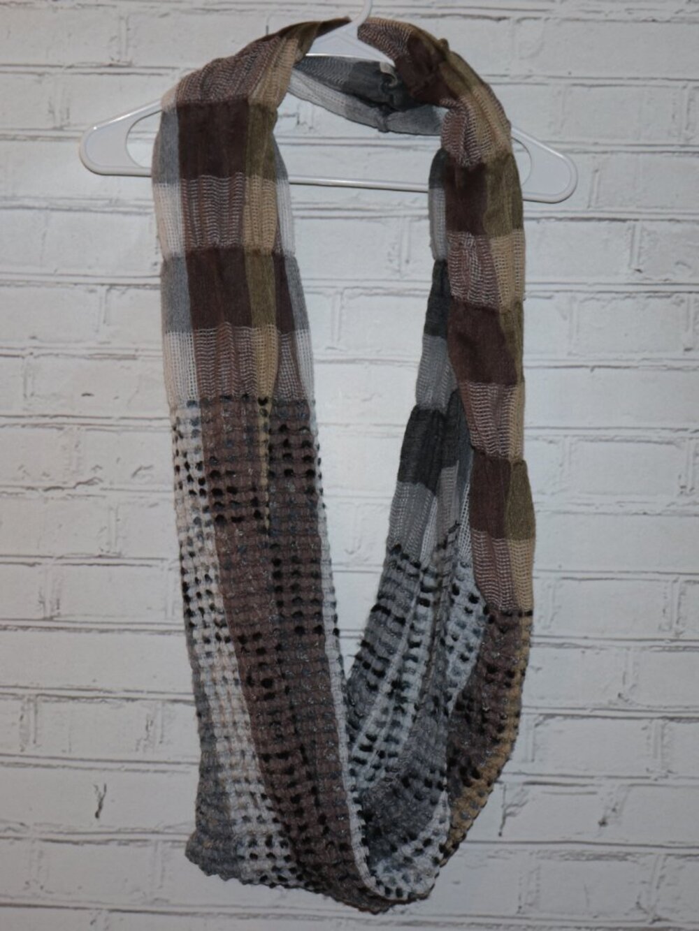 🤎 Brown & Gray Textured Scarf · 60" - Picture 1 of 3